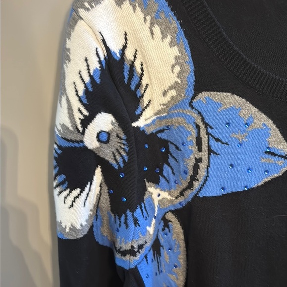 Cynthia rowley Black Sweater with Blue Floral Design sz xl - Picture 2 of 6
